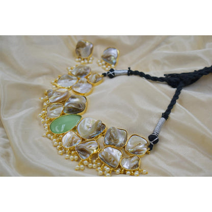 A piece of goldplated bras MOP stone Necklace
