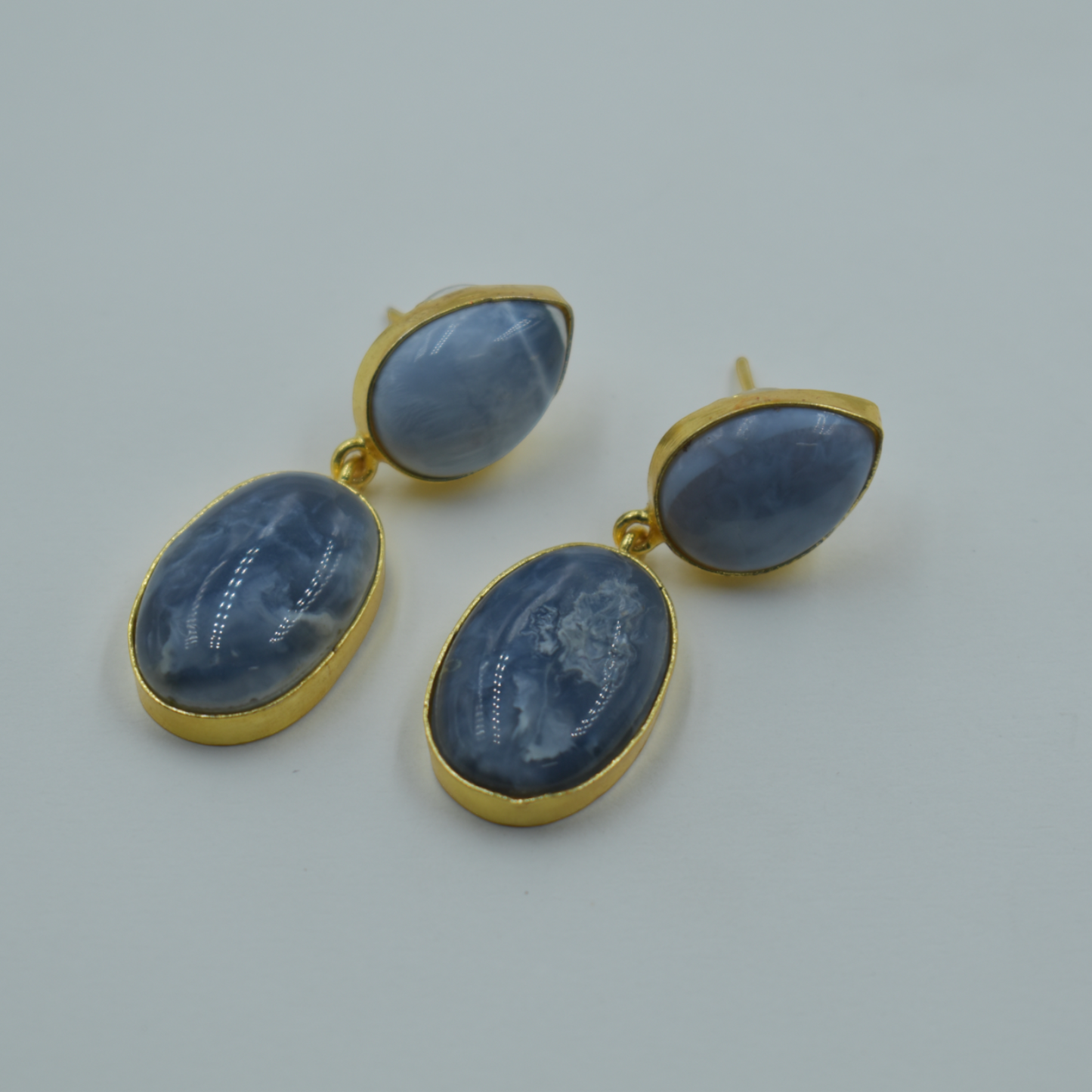 Goldplated brass semi precious blue opal stone stud earing