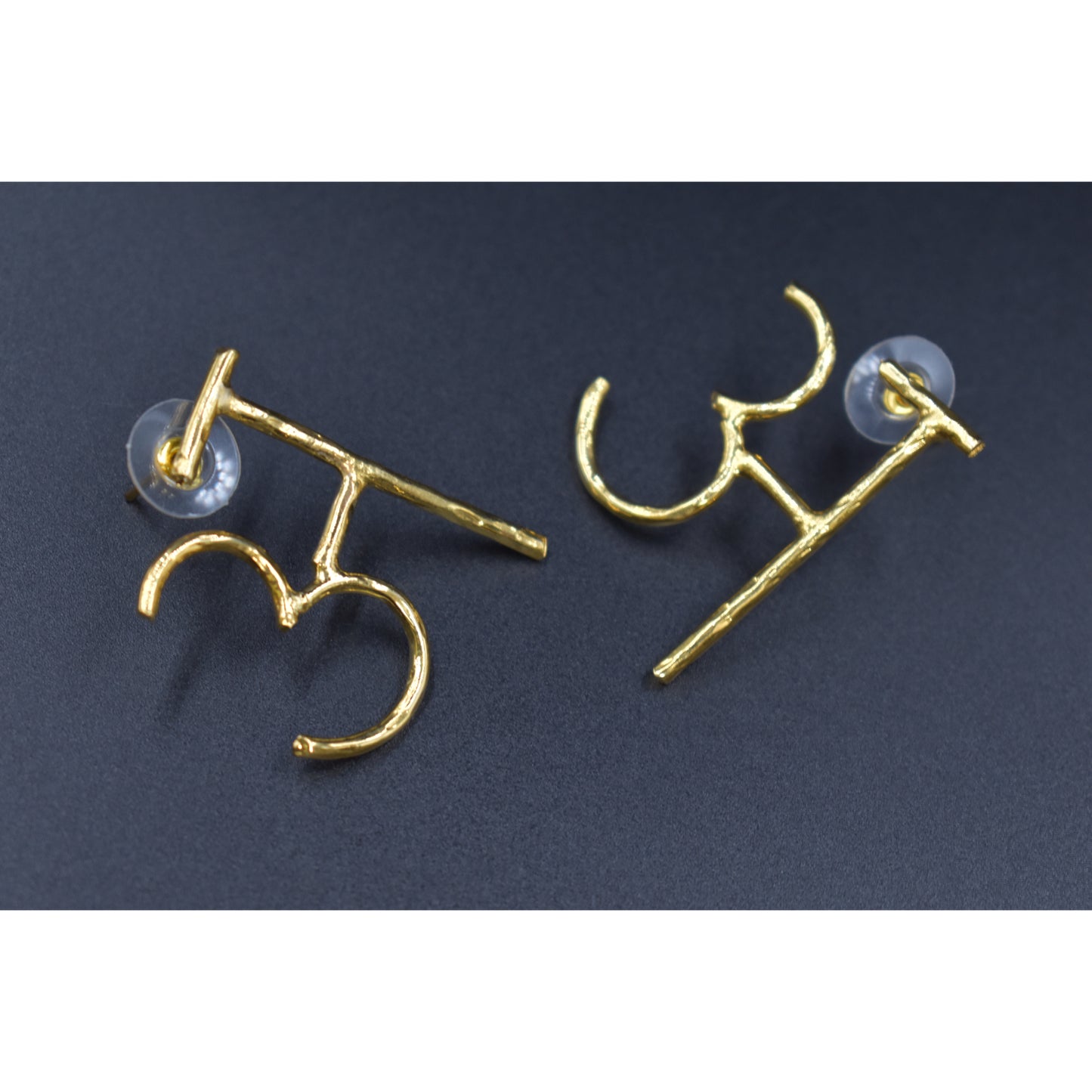 A pair of premium quality plating word earing