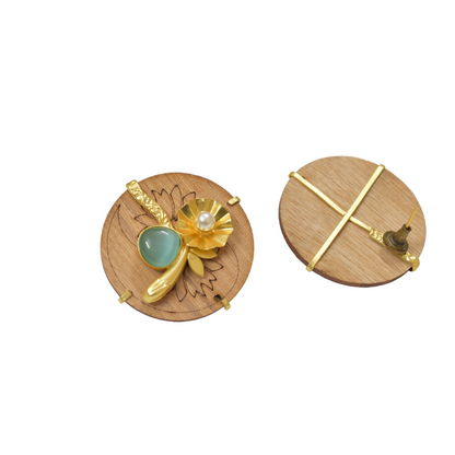 Goldplated wooden stone stud earing
