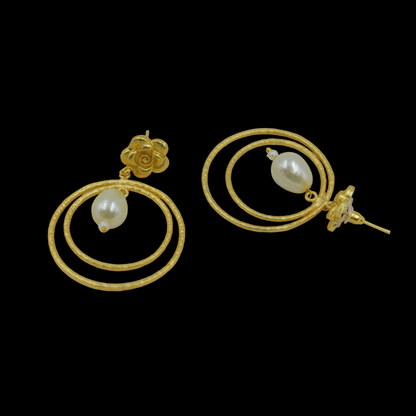 Goldplated brass stone MOP stone earing