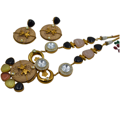 A set of goldplated brass wooden stone necklace