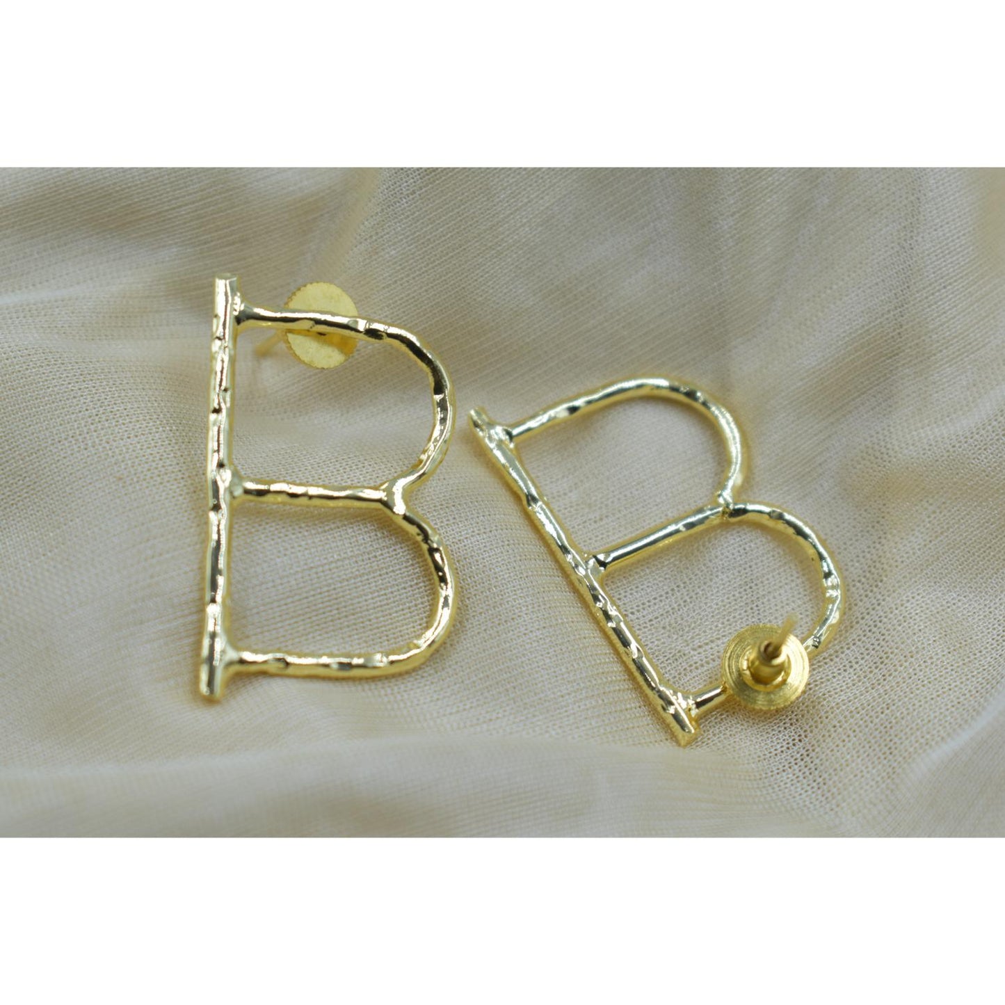 Pair of high quality alphabet stud earing