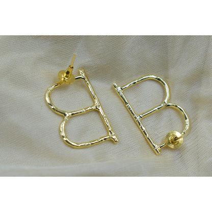 Pair of high quality alphabet stud earing