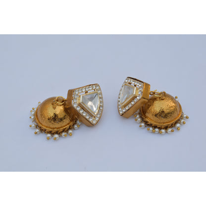 A pair of kundan stud antique gold finish jhumka earing
