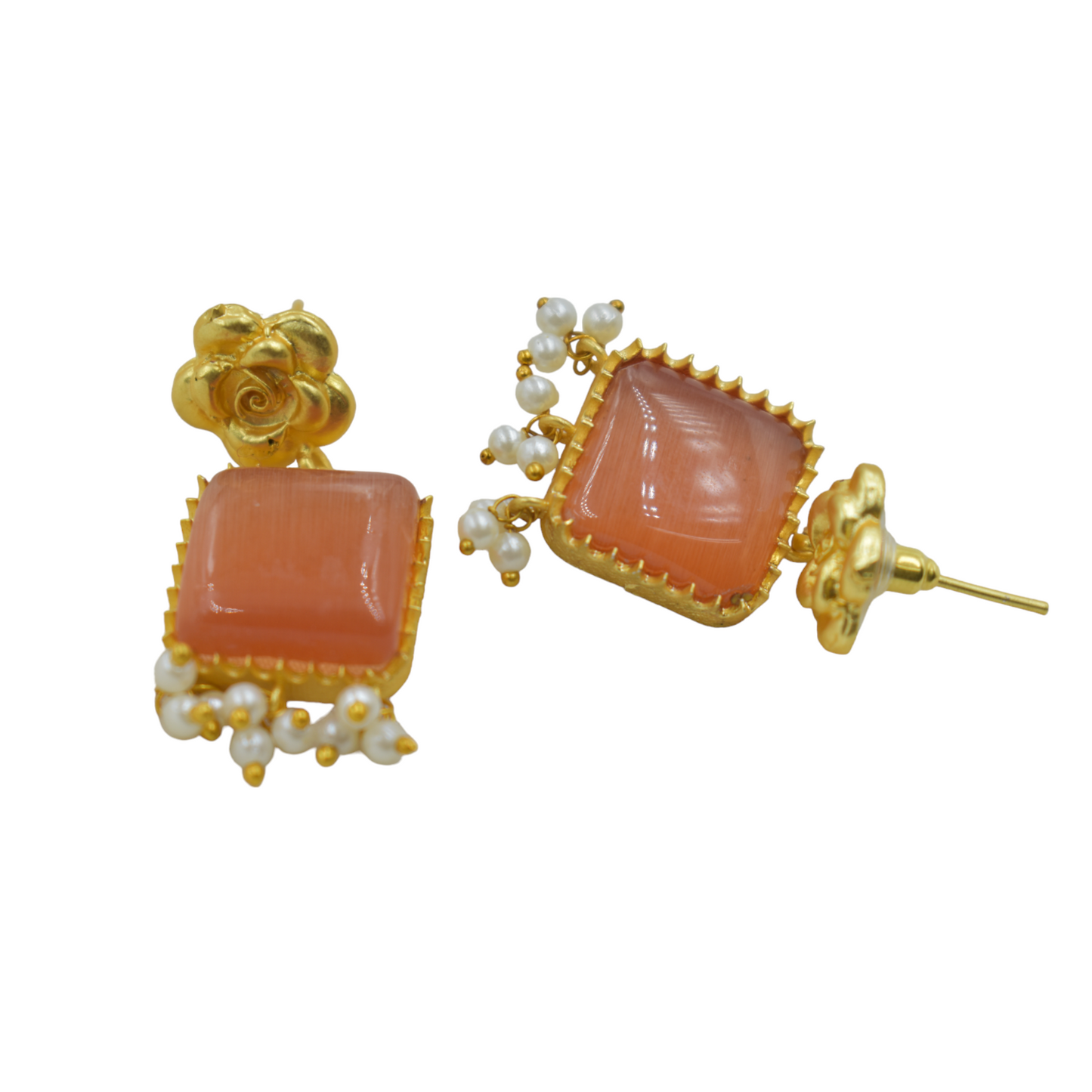 A goldplated brass stone stud earing