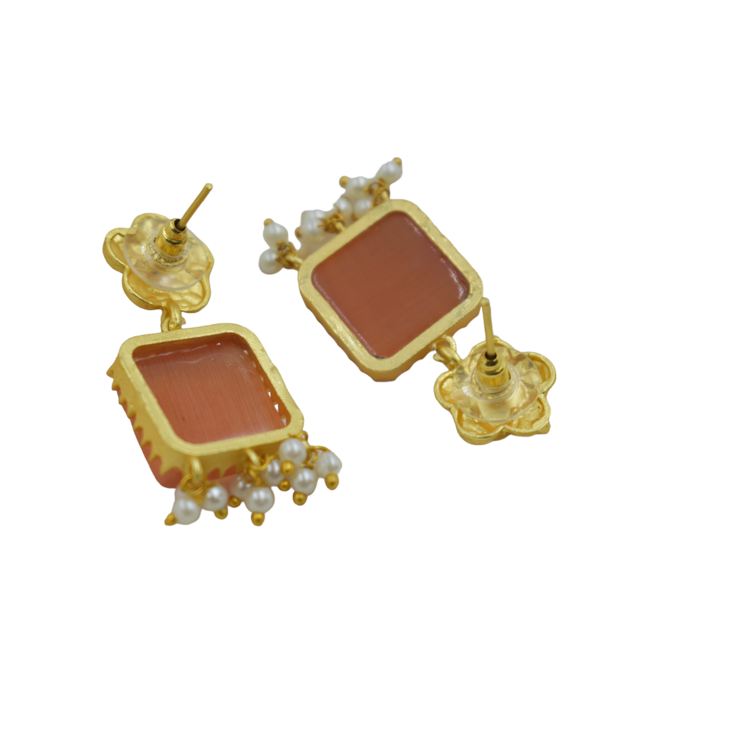A goldplated brass stone stud earing