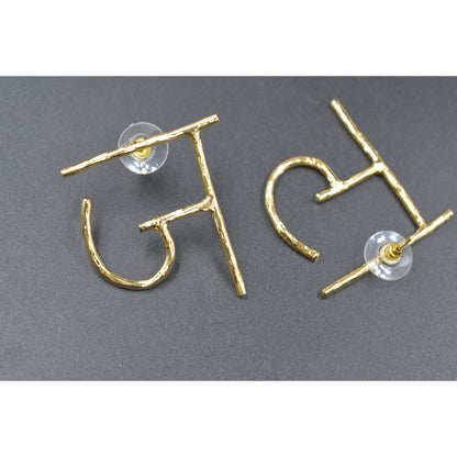 Goldplated brass hindi akshar stud earing