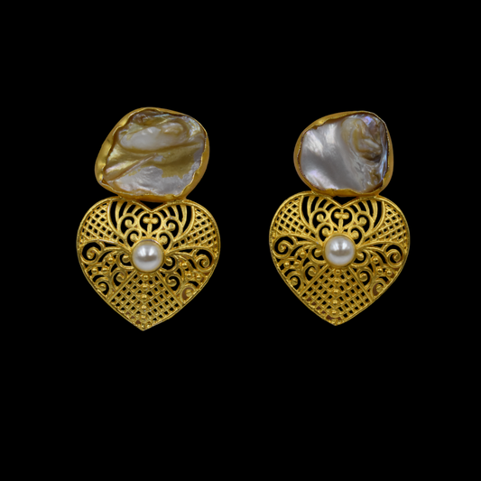 A pair of goldplated brass MOP stud earing