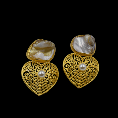 A pair of goldplated brass MOP stud earing
