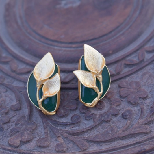 A pair of goldplated brass stone stud earing