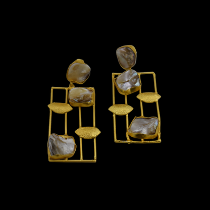 A pair of matte goldplated brass MOP earing