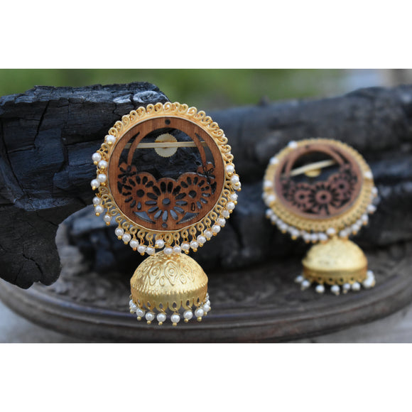 Traditional wooden earing